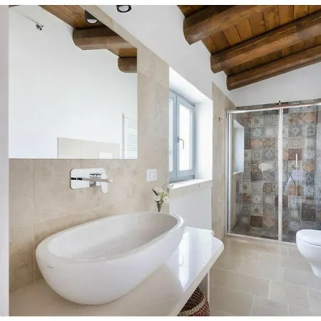 Villa With Pool In Bari *